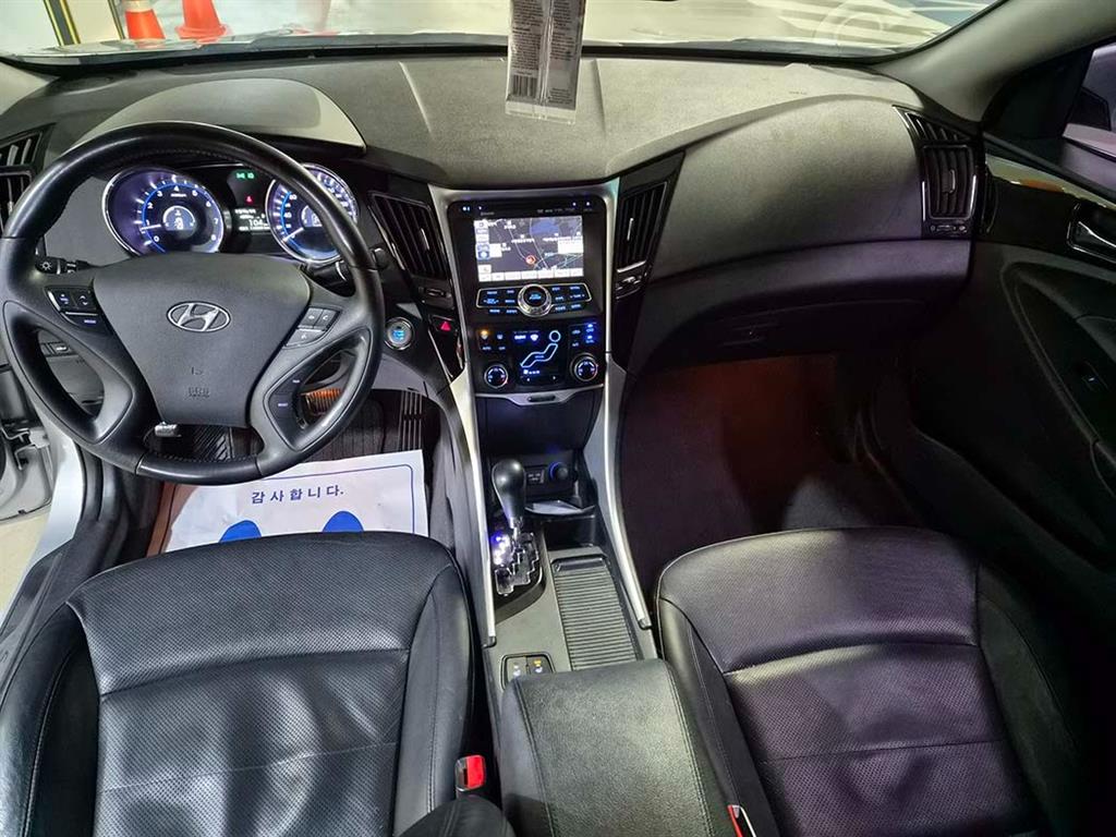 HYUNDAI Sonata - Vista 8