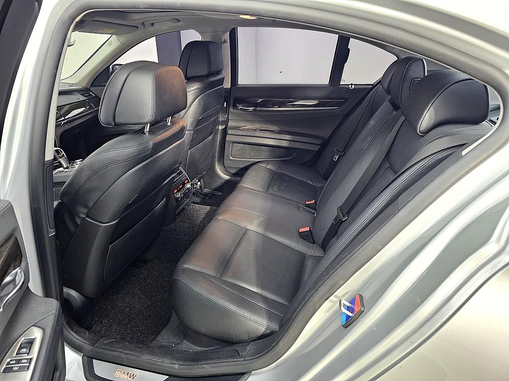 BMW 7 Series - Vista 9