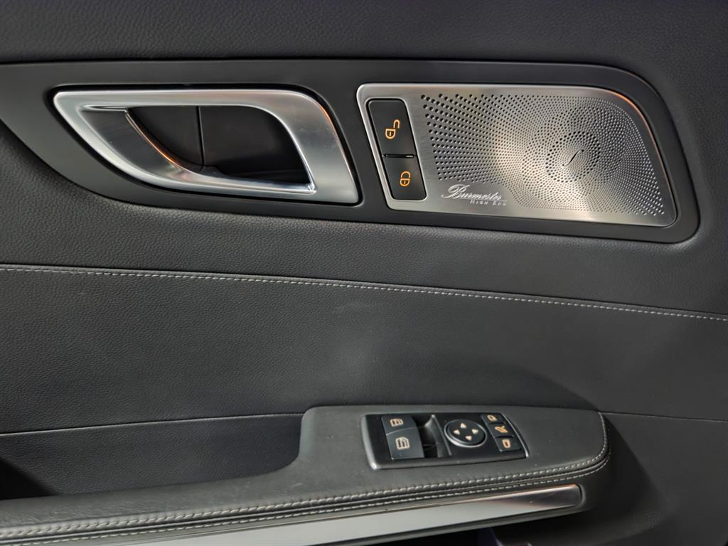 Mercedes Benz AMG GT - Vista 12