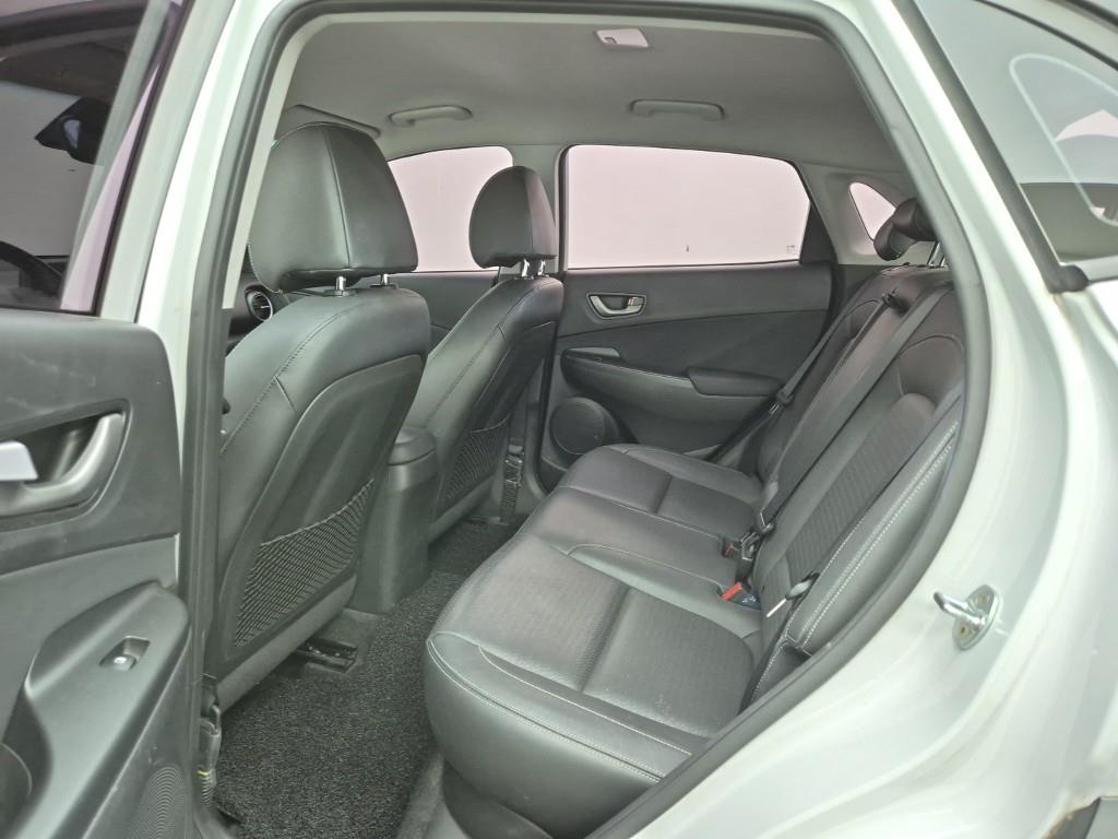 HYUNDAI Kona - Vista 12