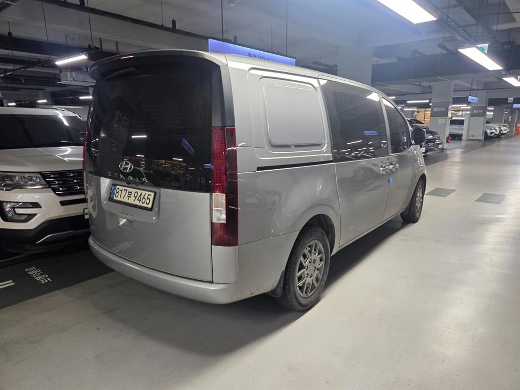 HYUNDAI Staria - Vista 3