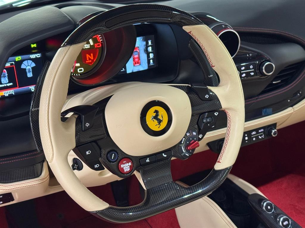 Ferrari F8 - Vista 9