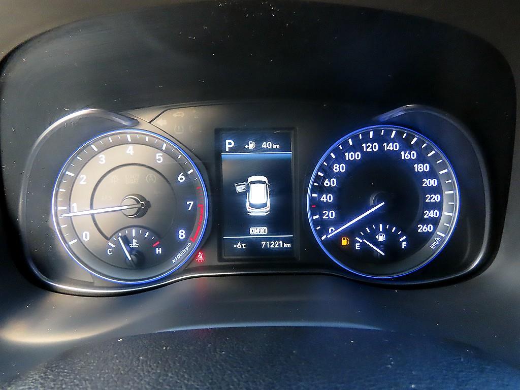 HYUNDAI Kona - Vista 9