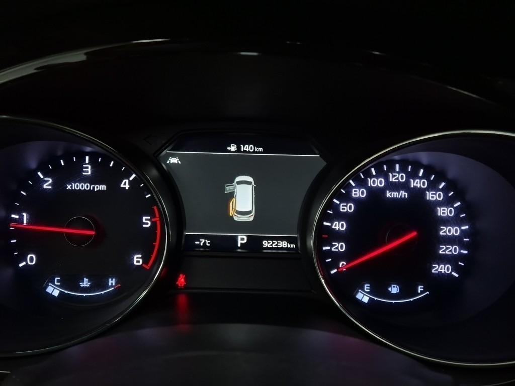 KIA Carnival - Vista 6