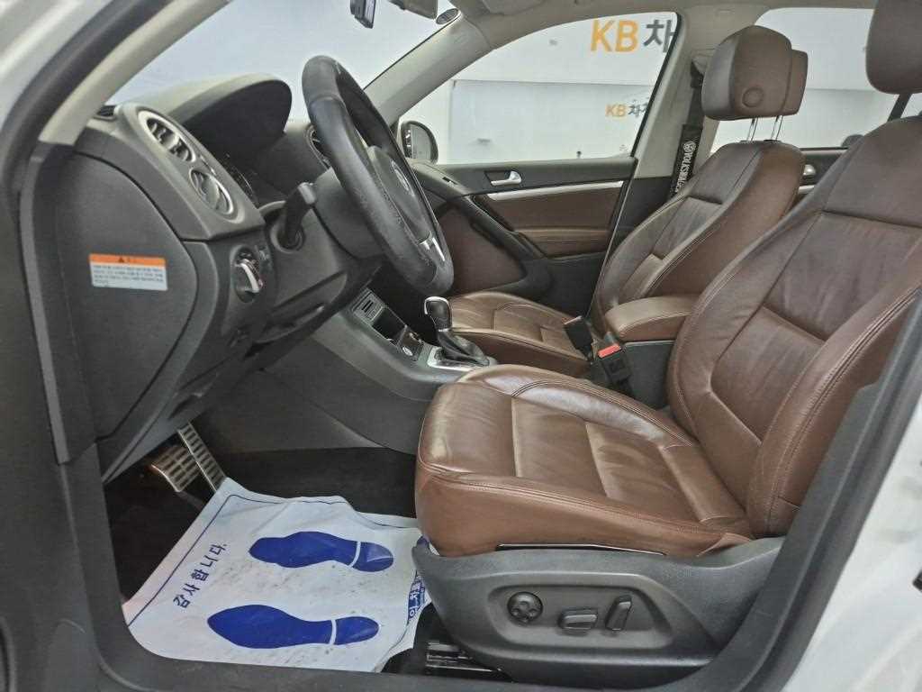 Volkswagen Tiguan - Vista 11