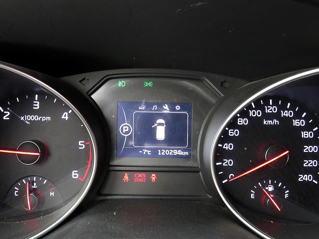 KIA Carnival - Vista 12