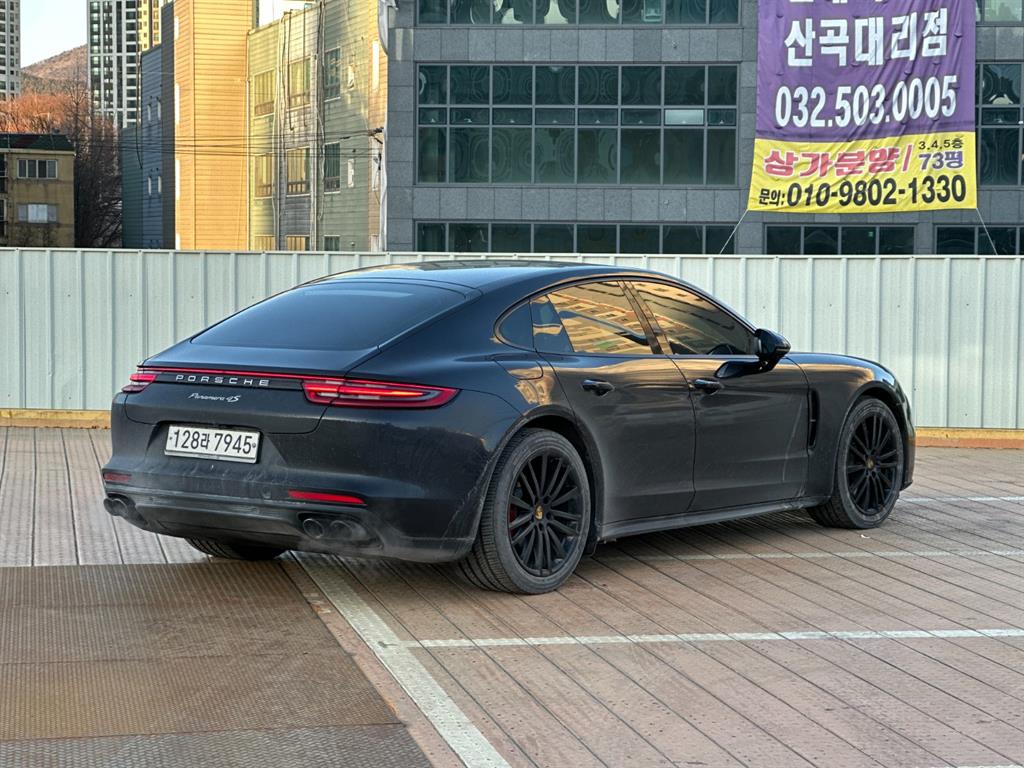 Porsche Panamera - Vista 3