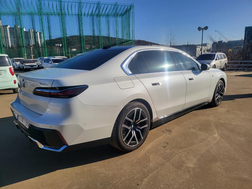 BMW 7 Series - Vista 4