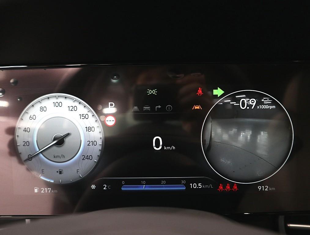 HYUNDAI Avante - Vista 7