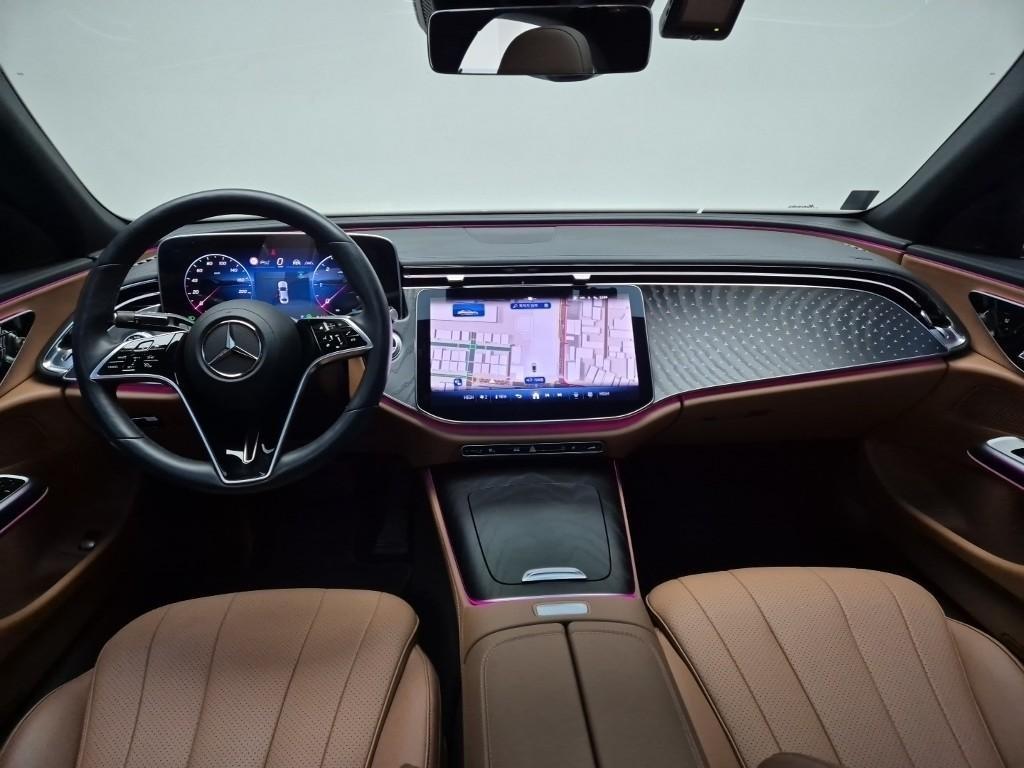 Mercedes Benz E class - Vista 6