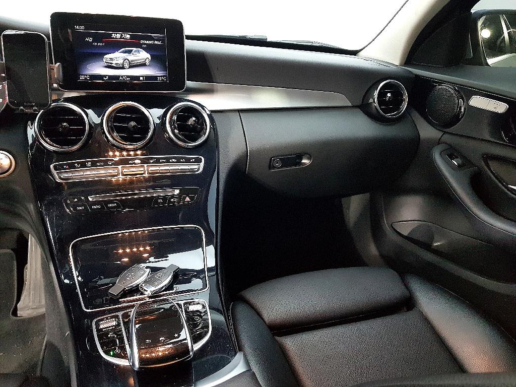 Mercedes Benz C Class - Vista 9