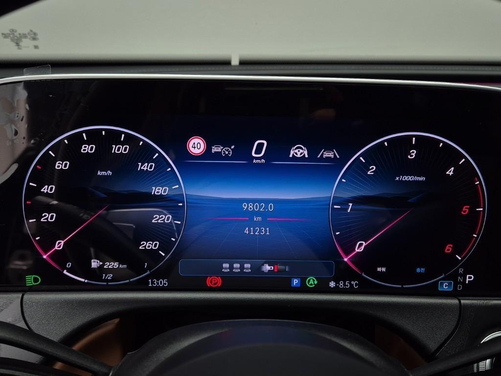 Mercedes Benz E class - Vista 5