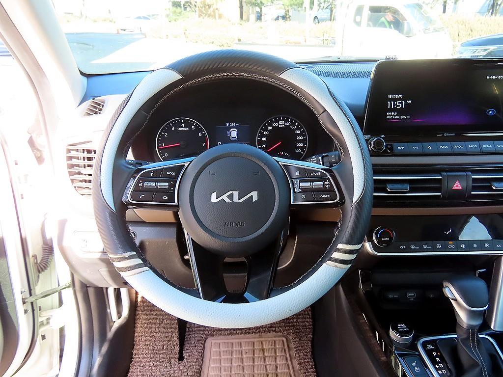 KIA Seltos - Vista 8