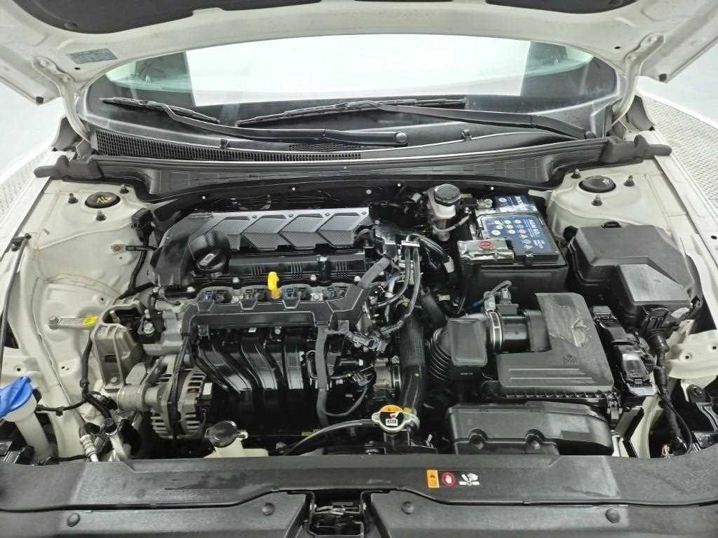 HYUNDAI Avante - Vista 5