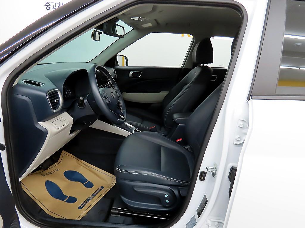 HYUNDAI Venue - Vista 5