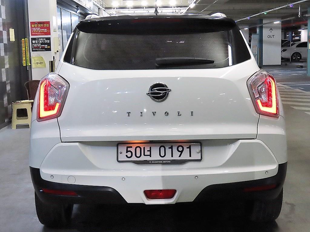 Ssangyong Tivoli - Vista 5