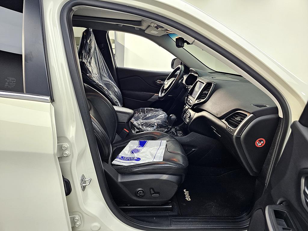 Jeep Cherokee - Vista 11