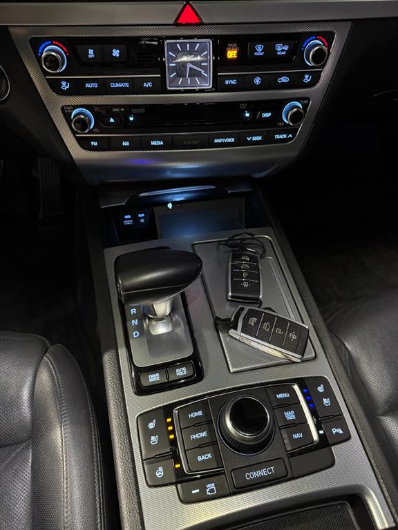 Genesis G80 - Vista 10