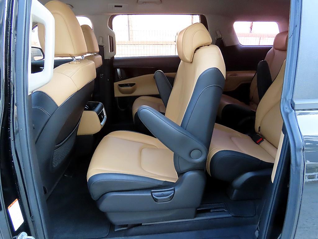KIA Carnival - Vista 6