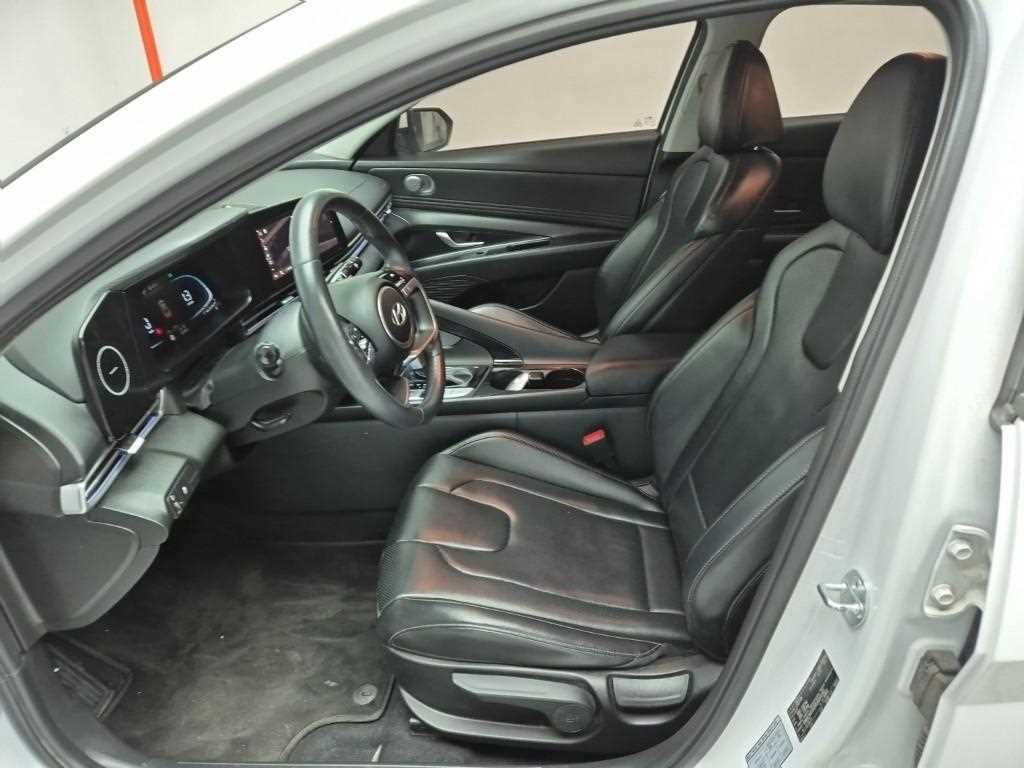 HYUNDAI Avante - Vista 11