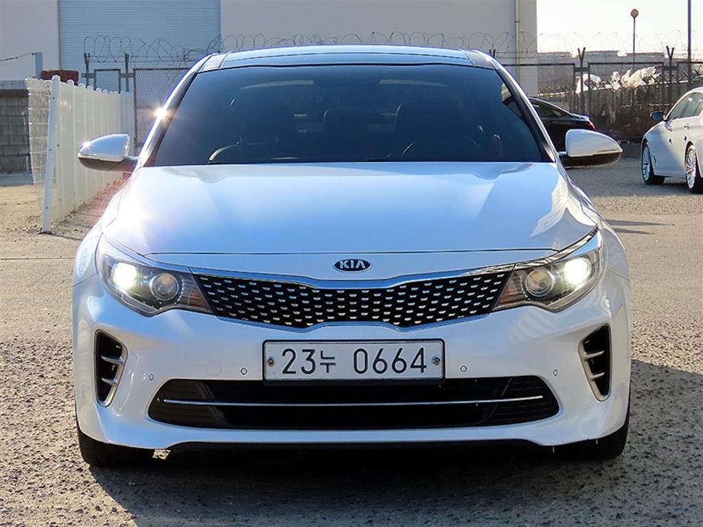 KIA K5 2016 Blanco - Importación desde Corea - HF Imports Iquique - Foto 1