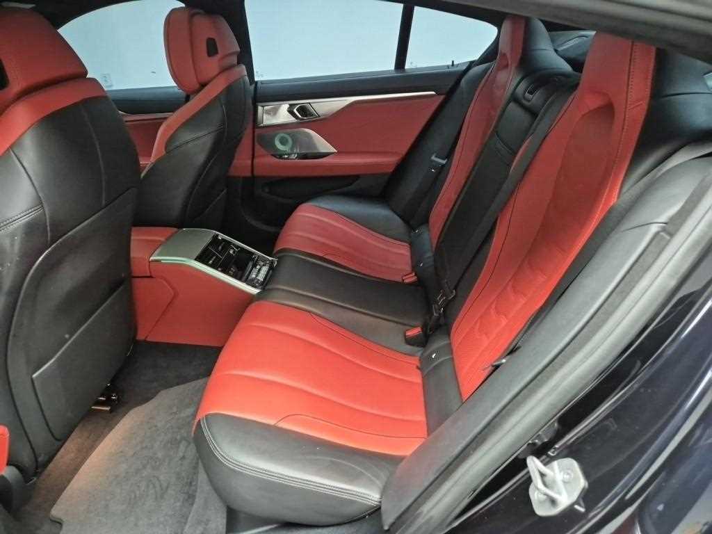 BMW 8 Series - Vista 12