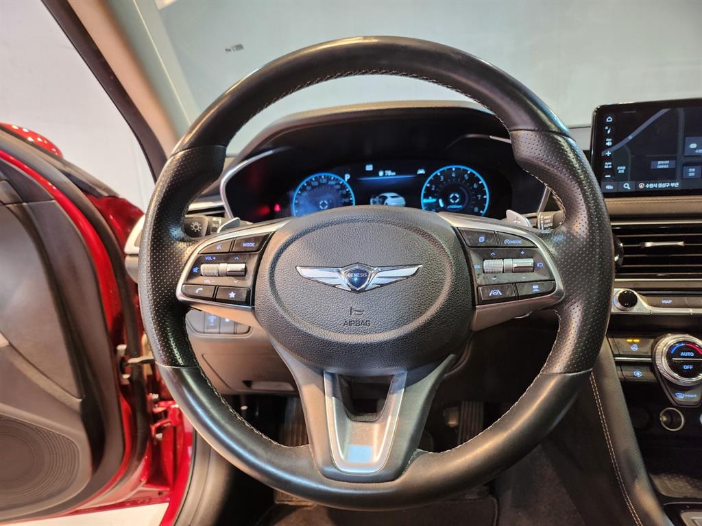 Genesis G70 - Vista 9