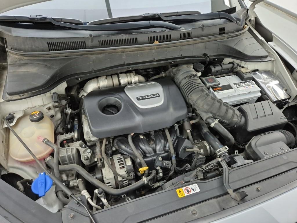 HYUNDAI Kona - Vista 6