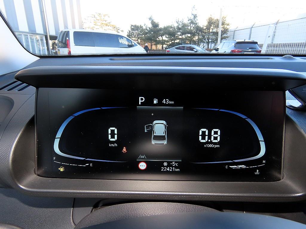 HYUNDAI Casper - Vista 9