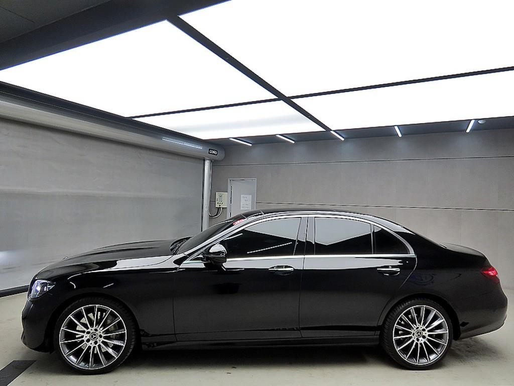 Mercedes Benz E class - Vista 4