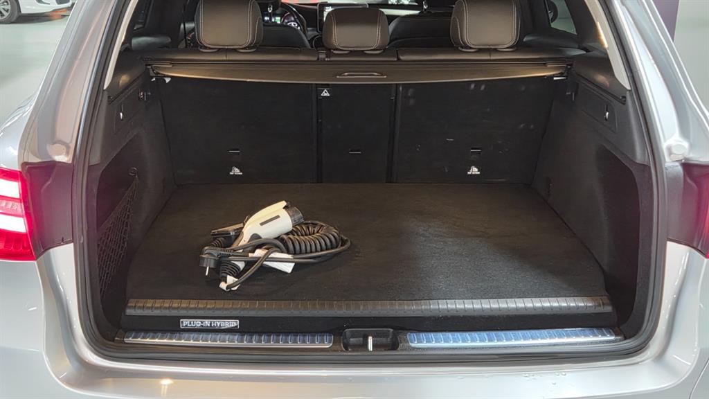 Mercedes Benz GLC Class - Vista 6