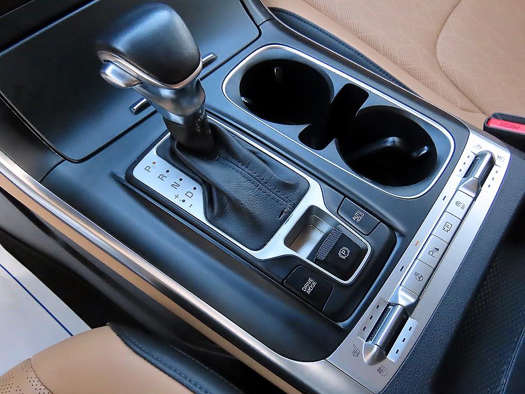 KIA Carnival - Vista 10