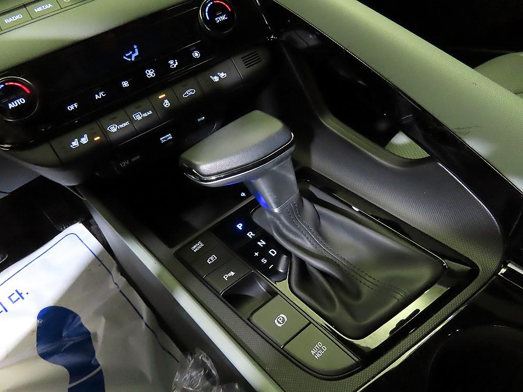 HYUNDAI Avante - Vista 12