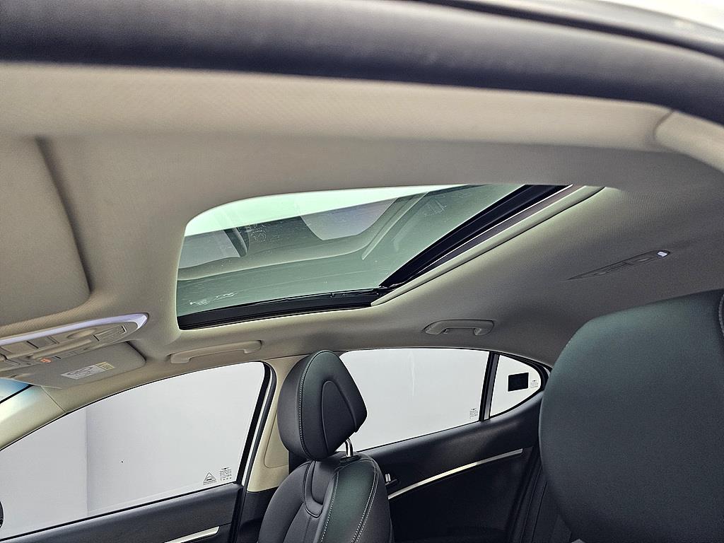 Genesis G70 - Vista 12