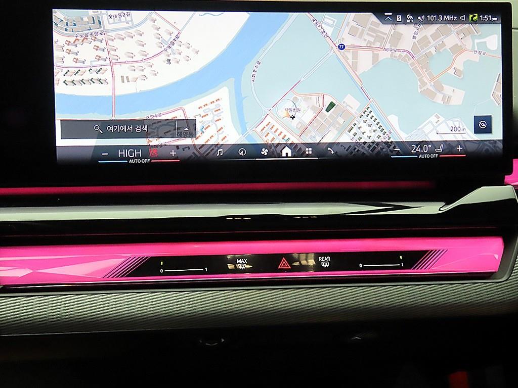 BMW 5 Series 2025 the color of pearl - Importación desde Corea - HF Imports Iquique - Foto 13