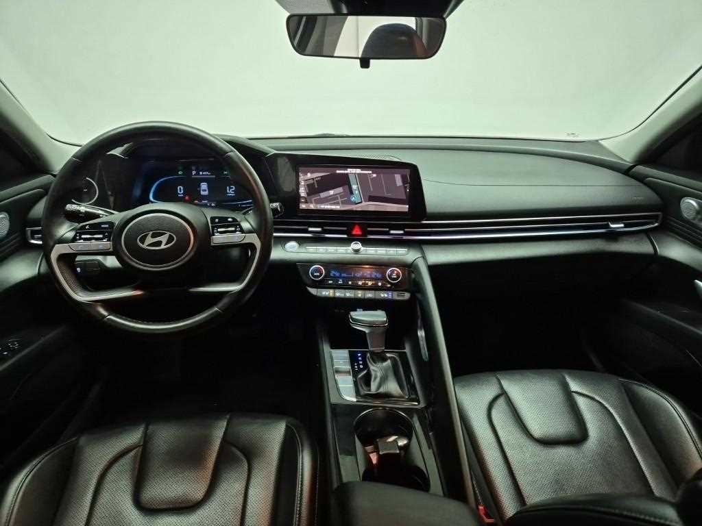 HYUNDAI Avante - Vista 7