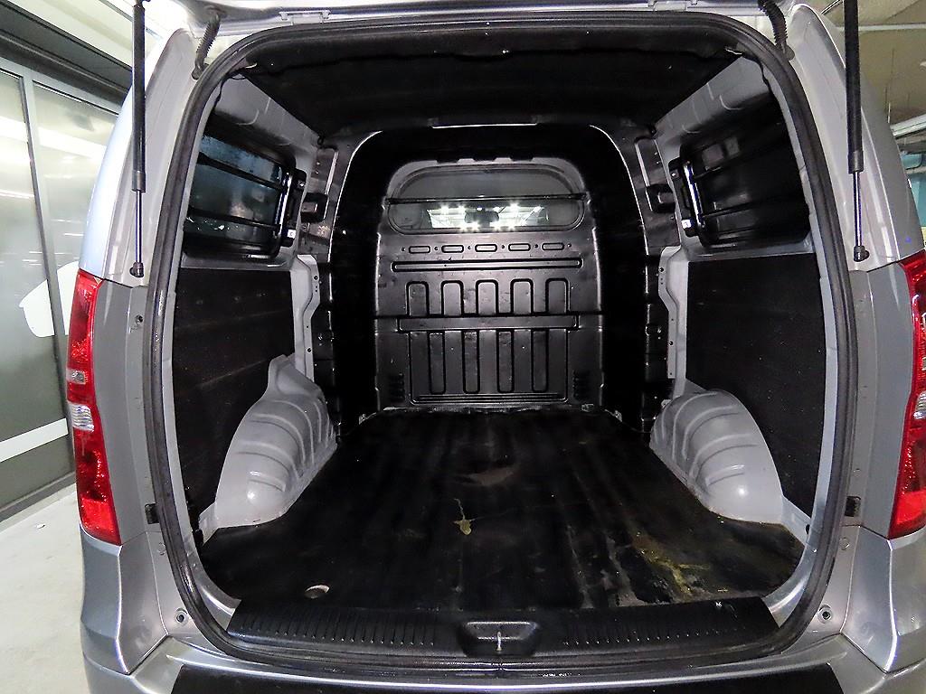 HYUNDAI Starex 2018 Plateado - Importación desde Corea - HF Imports Iquique - Foto 16