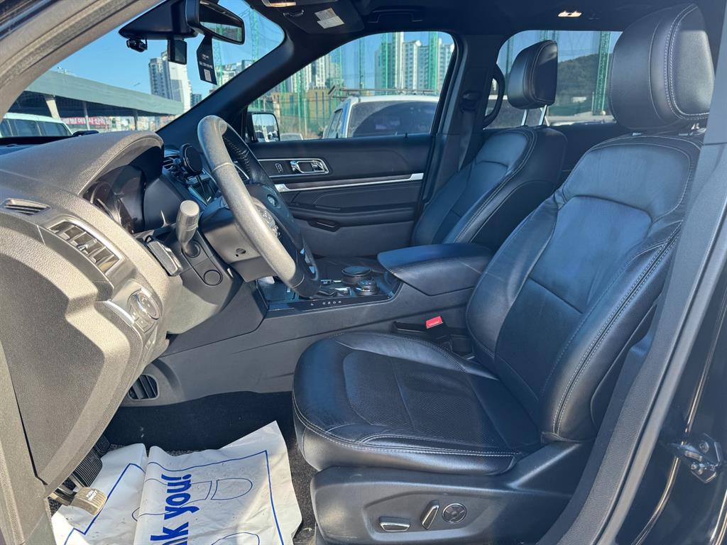 Ford Explorer - Vista 8