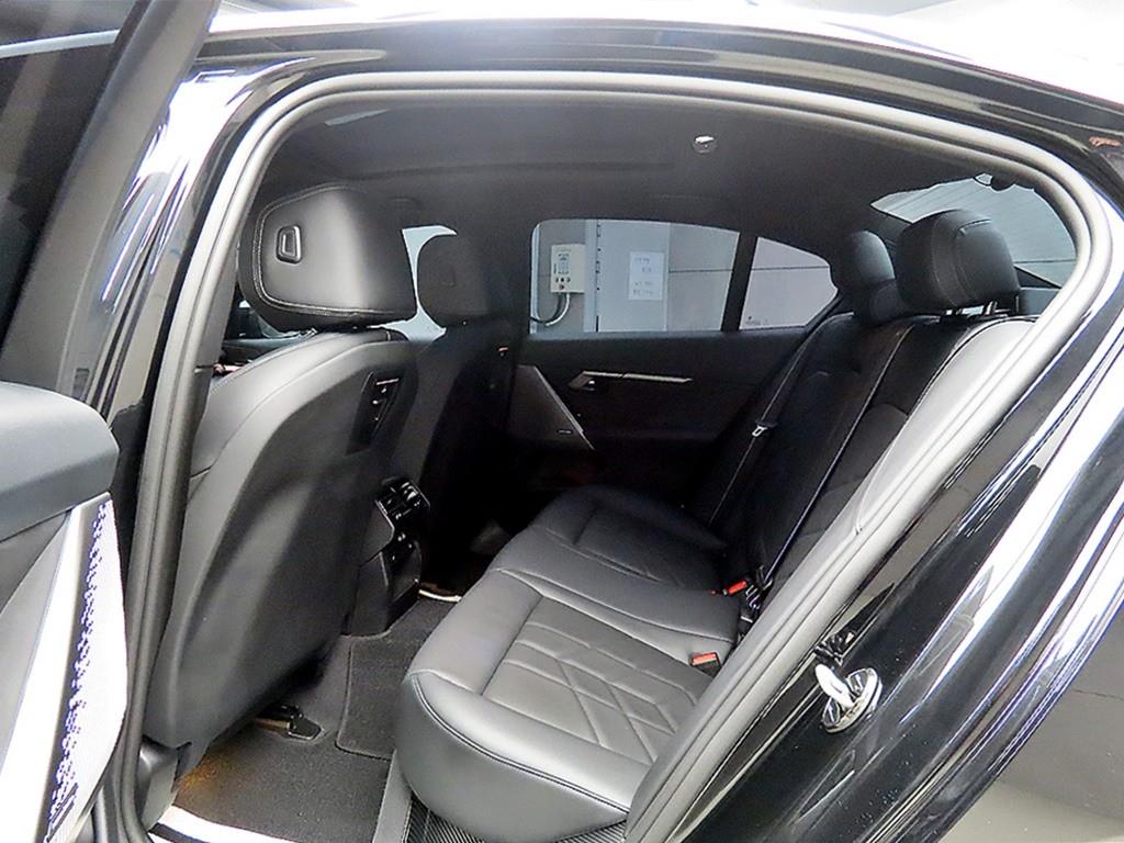 BMW 5 Series - Vista 6