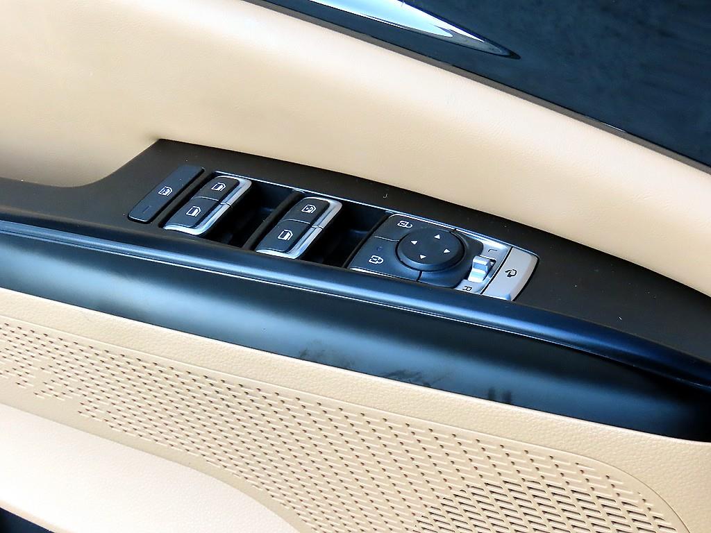 KIA Carnival - Vista 11