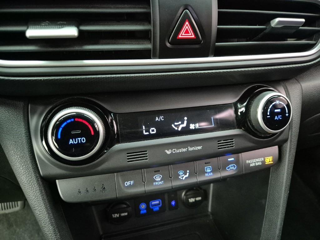 HYUNDAI Kona - Vista 10