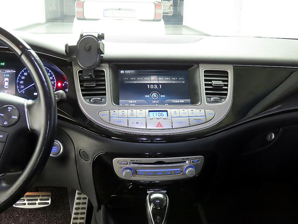 HYUNDAI Genesis - Vista 9