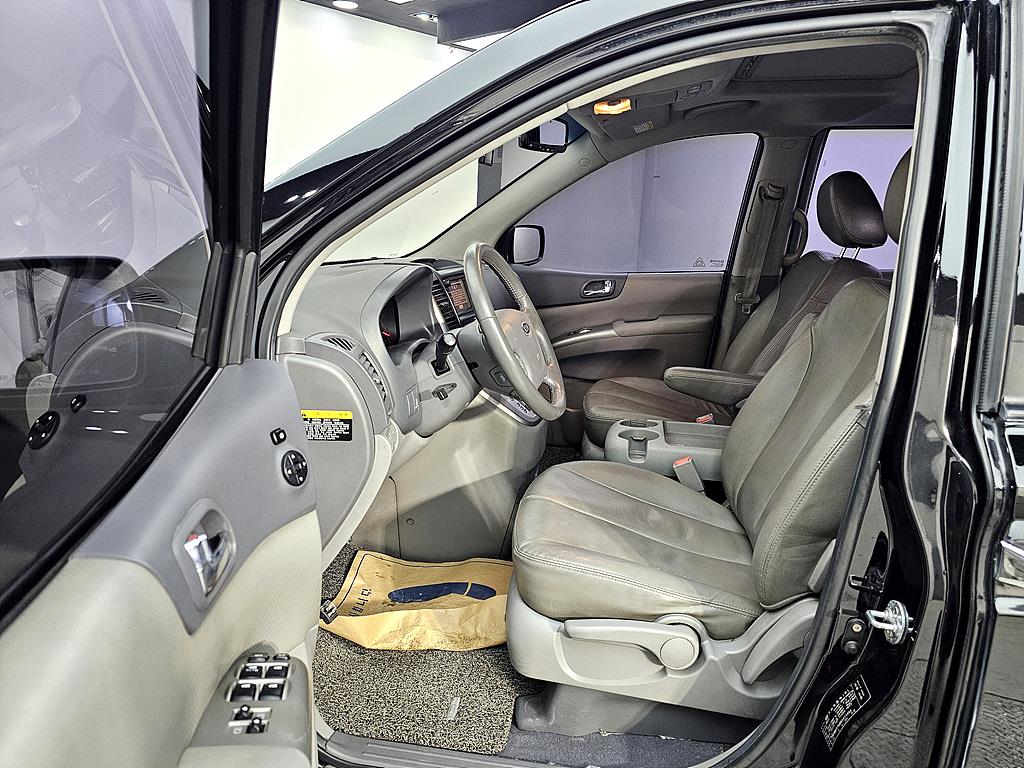 KIA Carnival - Vista 8