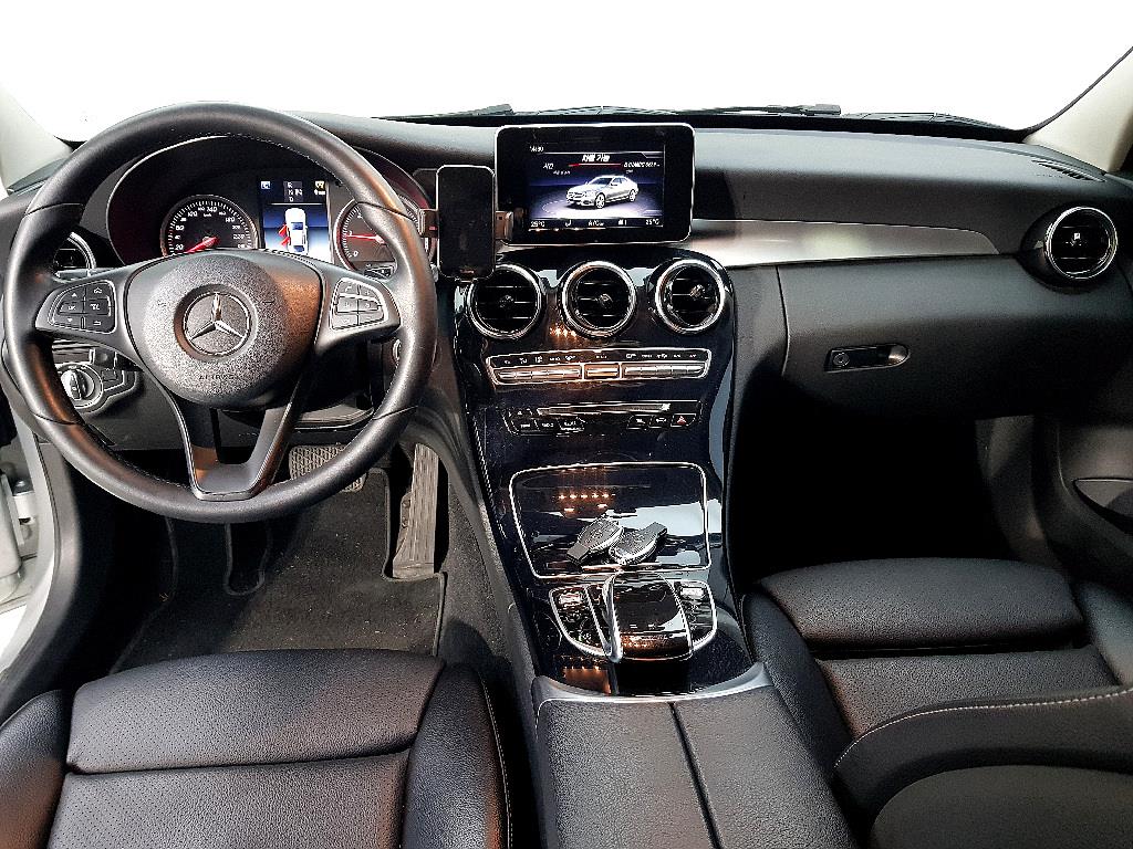 Mercedes Benz C Class - Vista 5