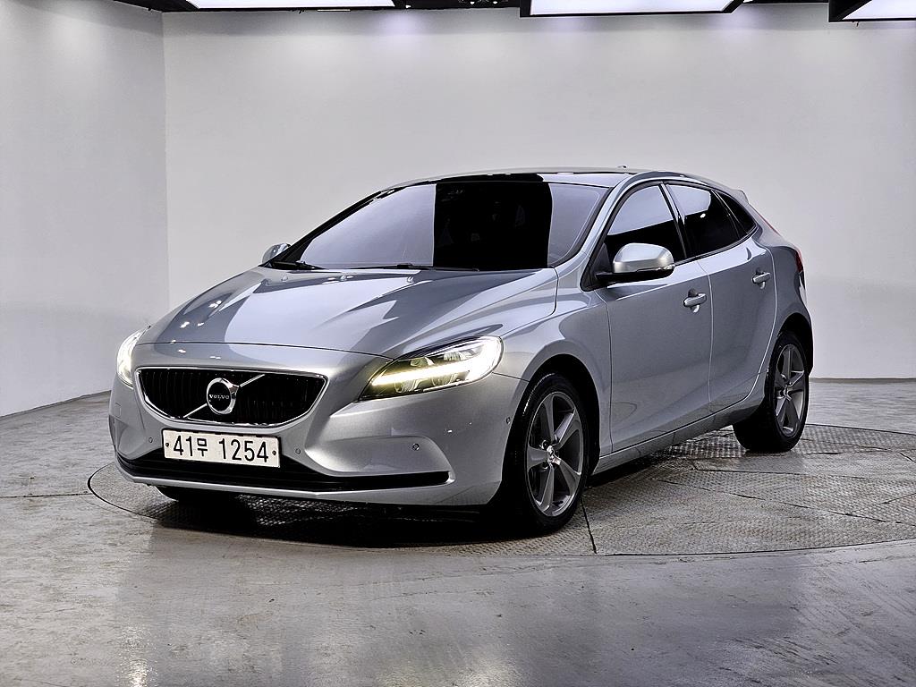 Volvo V40 2018 Gris - Importación desde Corea - HF Imports Iquique - Foto 1