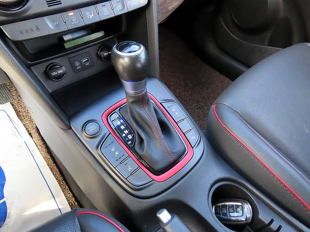 HYUNDAI Kona - Vista 11