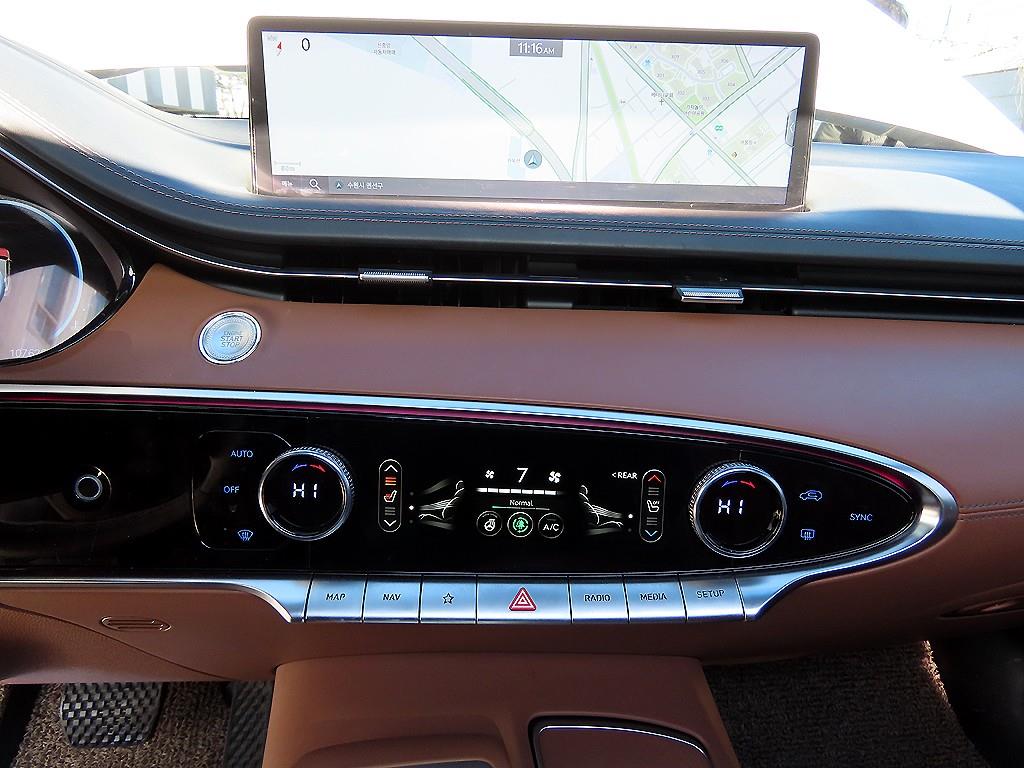 Genesis GV70 - Vista 12