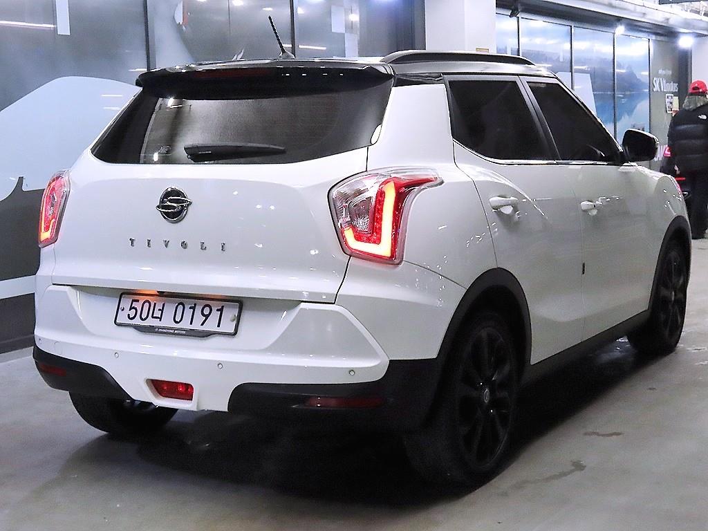 Ssangyong Tivoli - Vista 4