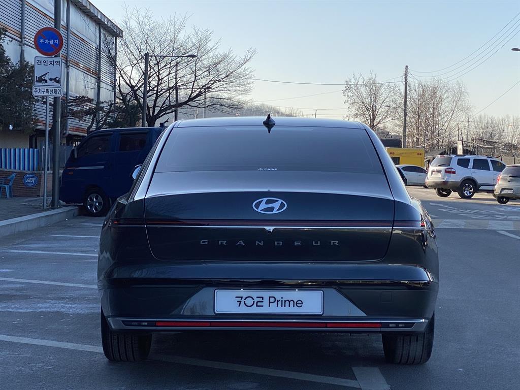 HYUNDAI Grandeur - Vista 3