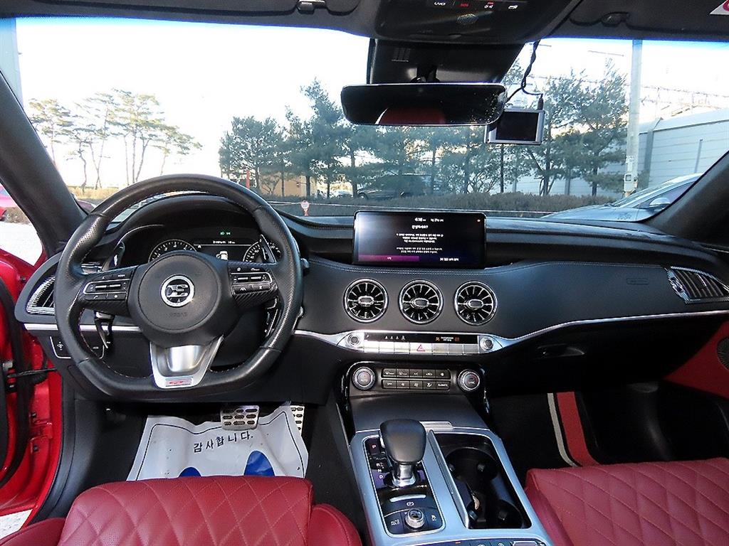 KIA Stinger - Vista 7